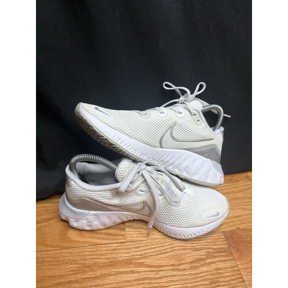 Nike Womens Renew Run CK6360-003 White Athletic Running Shoes Sneakers Size 7.5